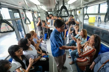 Marcos launches Pamilya Pass 1+3 Promo in NCR rails