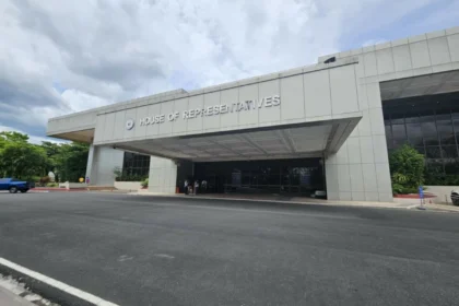 2 more congressmen join Lakas-CMD; find out who they are