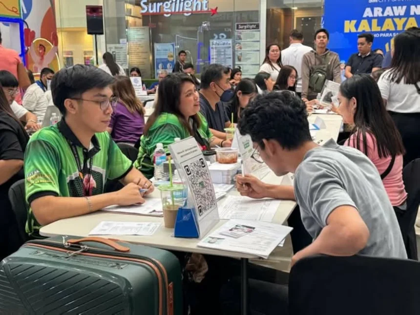 3,364 applicants land jobs in DOLE-led Independence Day fairs