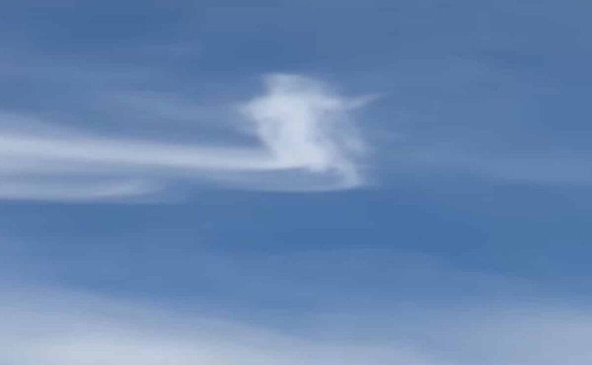 `Christ-like' figure in the clouds fascinates devotees in Naga City