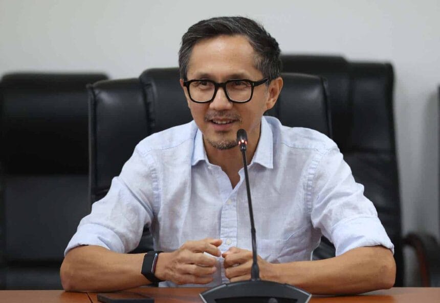 DOTr backs uploader of GV Florida buses video