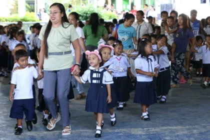 DepEd: SY 2025–2026 school opening ‘mostly smooth’ despite issues; teachers push for urgent reforms