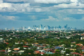 Half of Filipino families still consider themselves poor, SWS survey finds