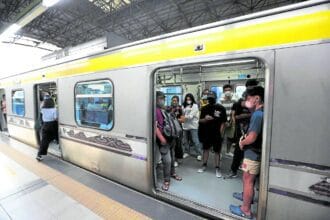 LRT-2 resumes full operations after technical problem