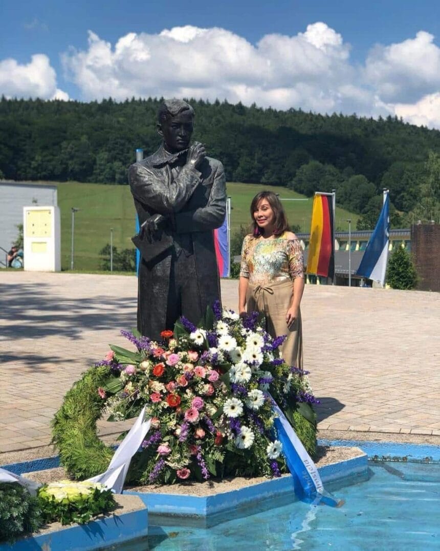 Legarda honors Dr. Jose Rizal, urges Filipinos to live by his ideals