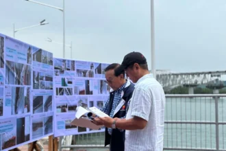 Marcos inspects San Juanico Bridge