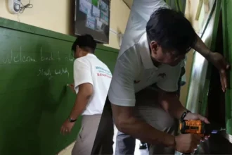 Marcos leads Brigada Eskwela kicks off; assures teachers of support