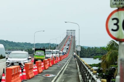 Marcos' rule on power, water supply woes: Fix problem, not blame