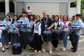 Mayor Abby leads turnover of free school supplies to students, laptops to teachers
