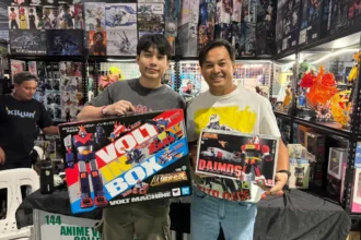 Mikee Romero, son show off awesome ToyCon haul