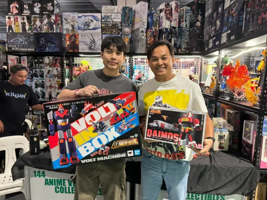 Mikee Romero, son show off awesome ToyCon haul