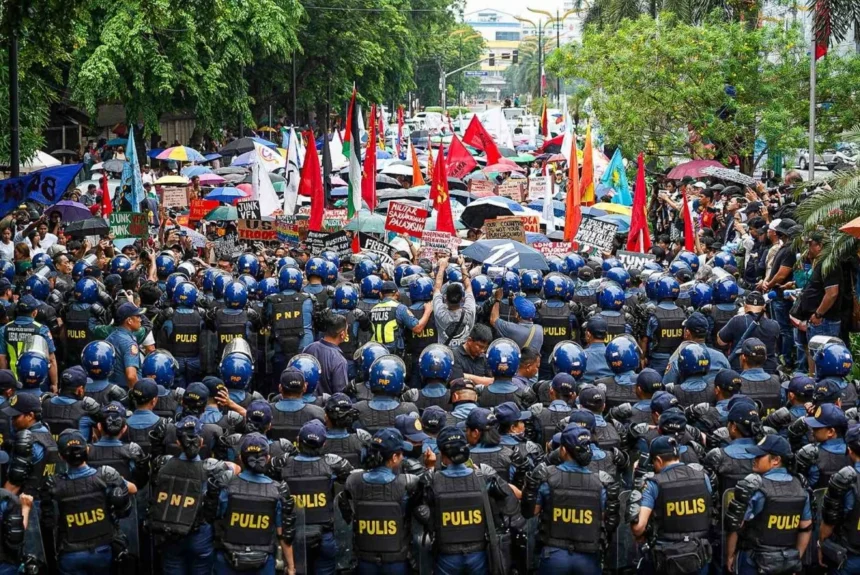Militant groups stage Independence Day rally in Manila