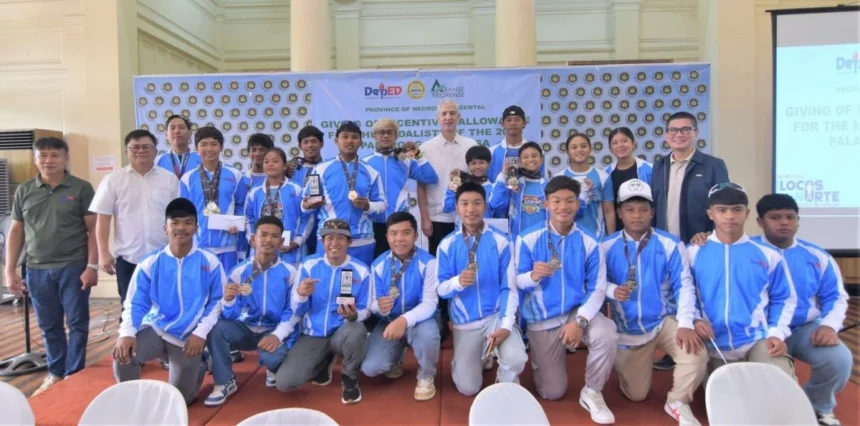 Negros Occidental provincial gov’t rewards Palaro medalists