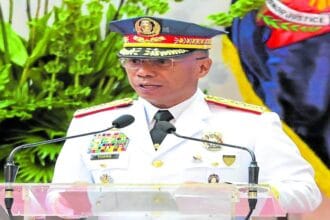 PNP chief gives P100,000 cash aid to 8 ex-rebels in Sorsogon