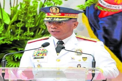 PNP chief gives P100,000 cash aid to 8 ex-rebels in Sorsogon