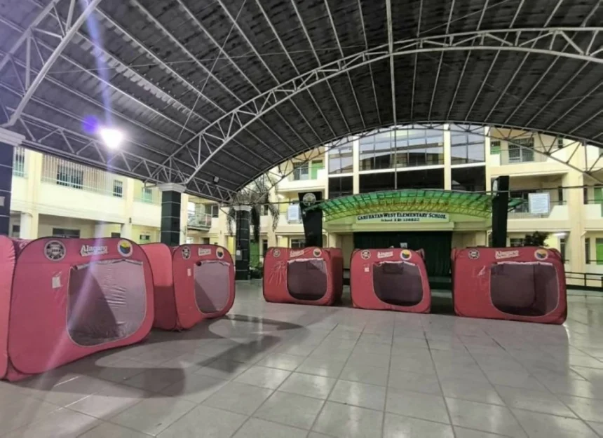 Valenzuela LGU provides initial aid to fire-affected families