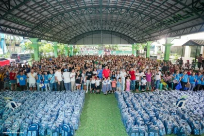 Valenzuela public school students receive free school kits, uniforms