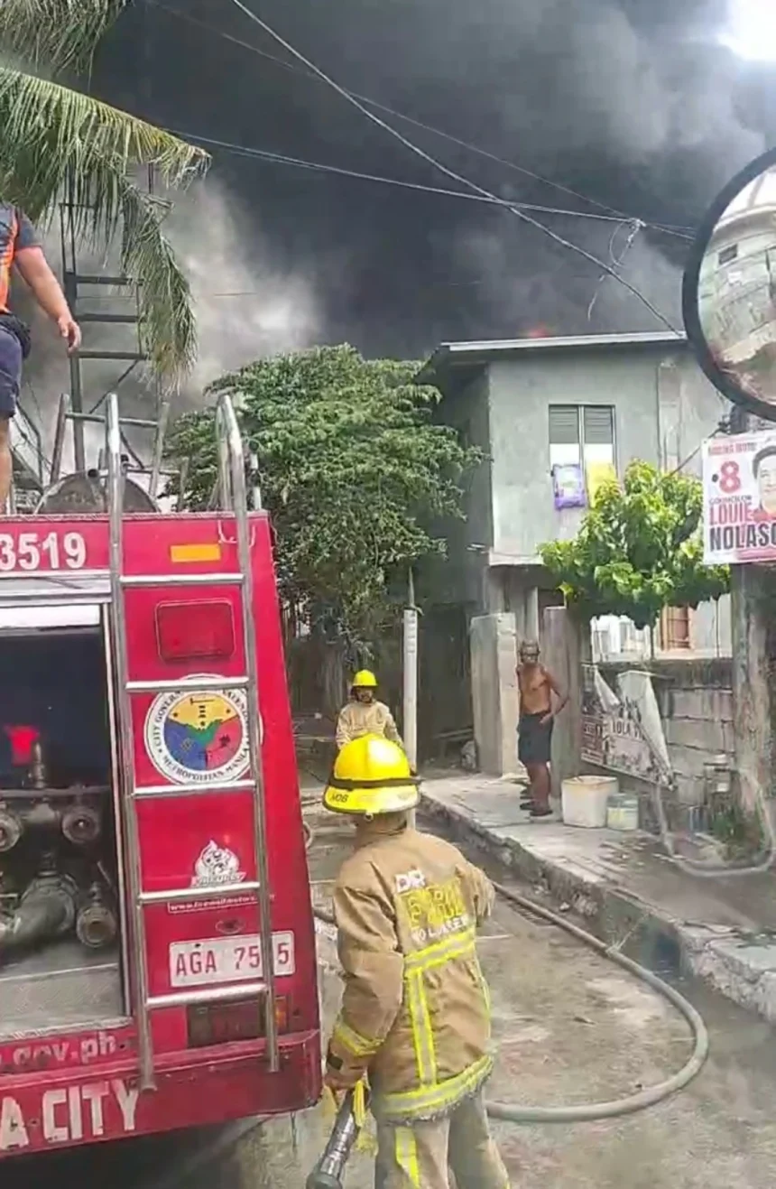 Warehouse destroyed in Malabon blaze