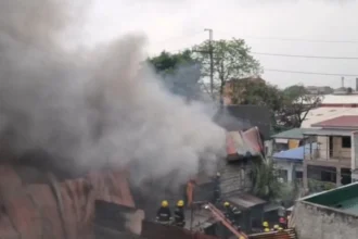 Warehouse destroyed in Valenzuela blaze