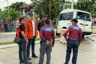 Woman killed as passenger van rams light post in Tacloban