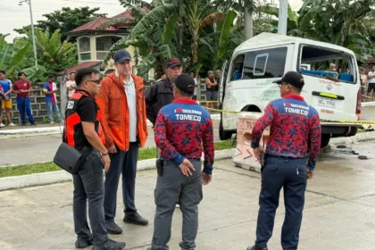 Woman killed as passenger van rams light post in Tacloban