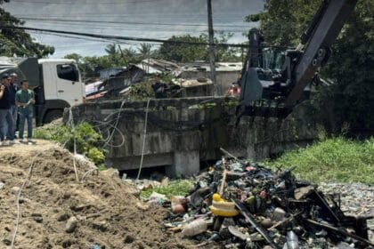 Bacolod mayor blames garbage-clogged waterways for city flooding