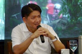 Gadon dares Topacio to sing-off for a cause after contempt plea