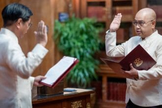 Gomez orders courtesy resignation of PCO political appointees