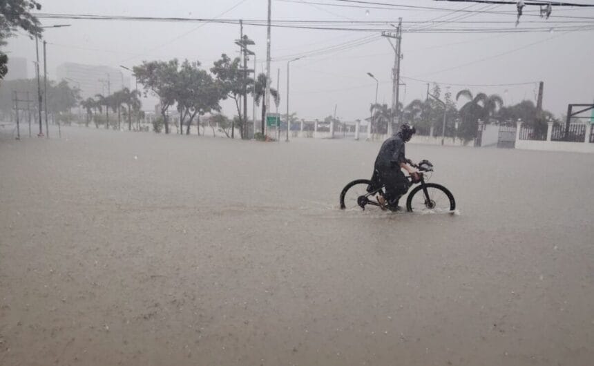 LOOK: Flooding outside Senate