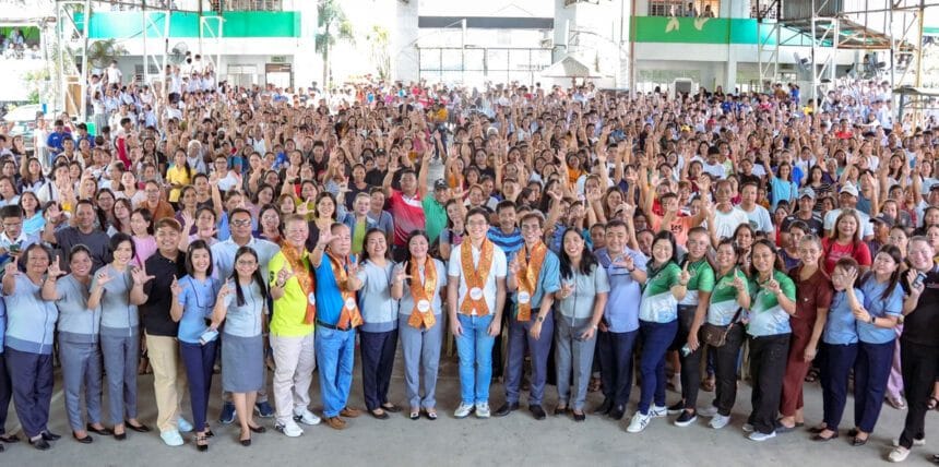 Leviste funds P1,000 allowance for 150,000 Batangas students