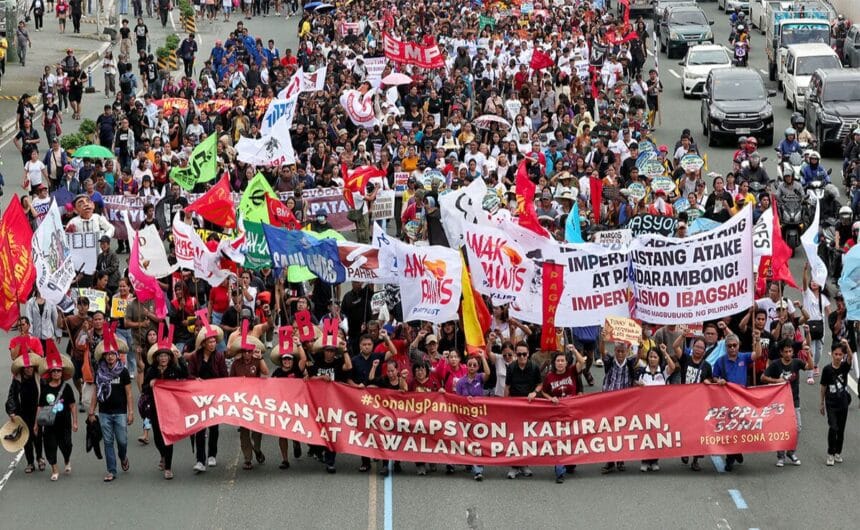 Marcos gets failing grade at 'People's Sona'