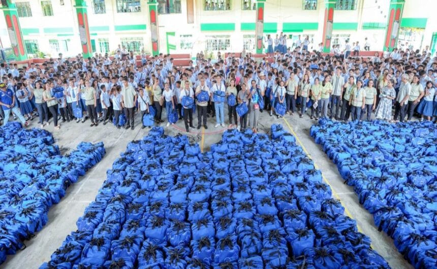 Rep. Leviste gives over 150,000 school bags to Batangas students