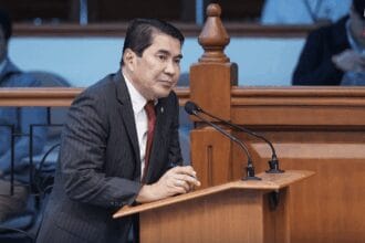 10 congressmen are contractors for gov't projects