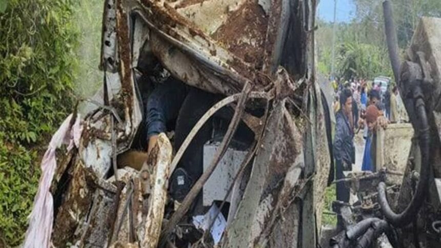 3 children among 4 dead as cement mixer truck crashes in Davao