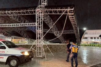 5 injured as rain-soaked tarpaulin roof collapses in Albay park
