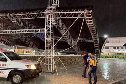 5 injured as rain-soaked tarpaulin roof collapses in Albay park