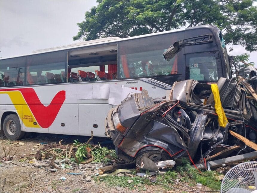 Couple killed as bus rams canteen, parked vehicle in Nueva Ecija