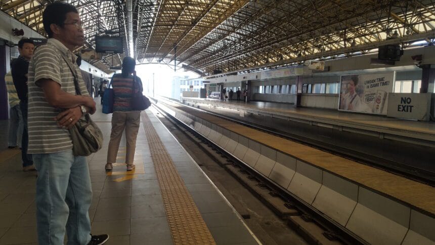 LRT-2 limits trips to Recto-Cubao after lightning hits power line