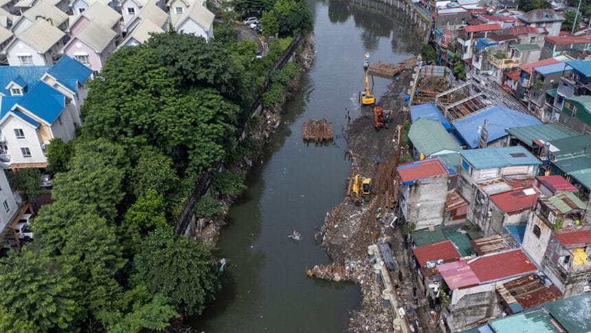 Marcos receives list of flood control projects from DPWH
