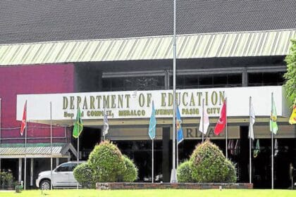 Struggling readers drop to 1,871 from 51,537