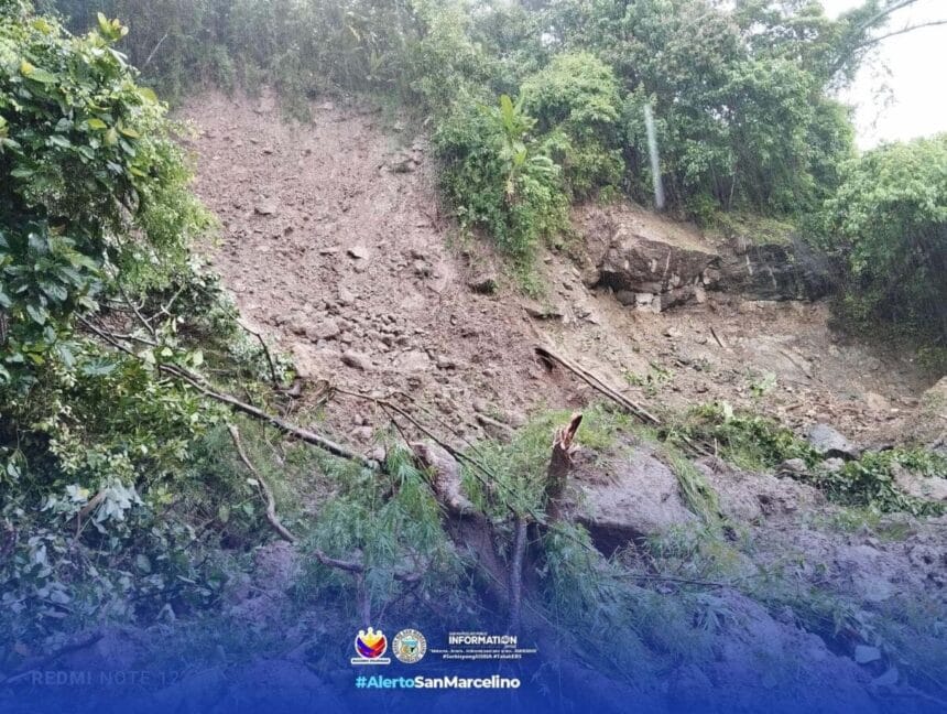 Landslide blocks road in Zambales town