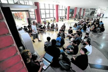 Solon sounds alarm on PH's 40% college dropout rate